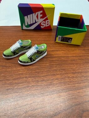 Nike Green Multi-Color Mini Sneaker Collectable Keychains w/ Box